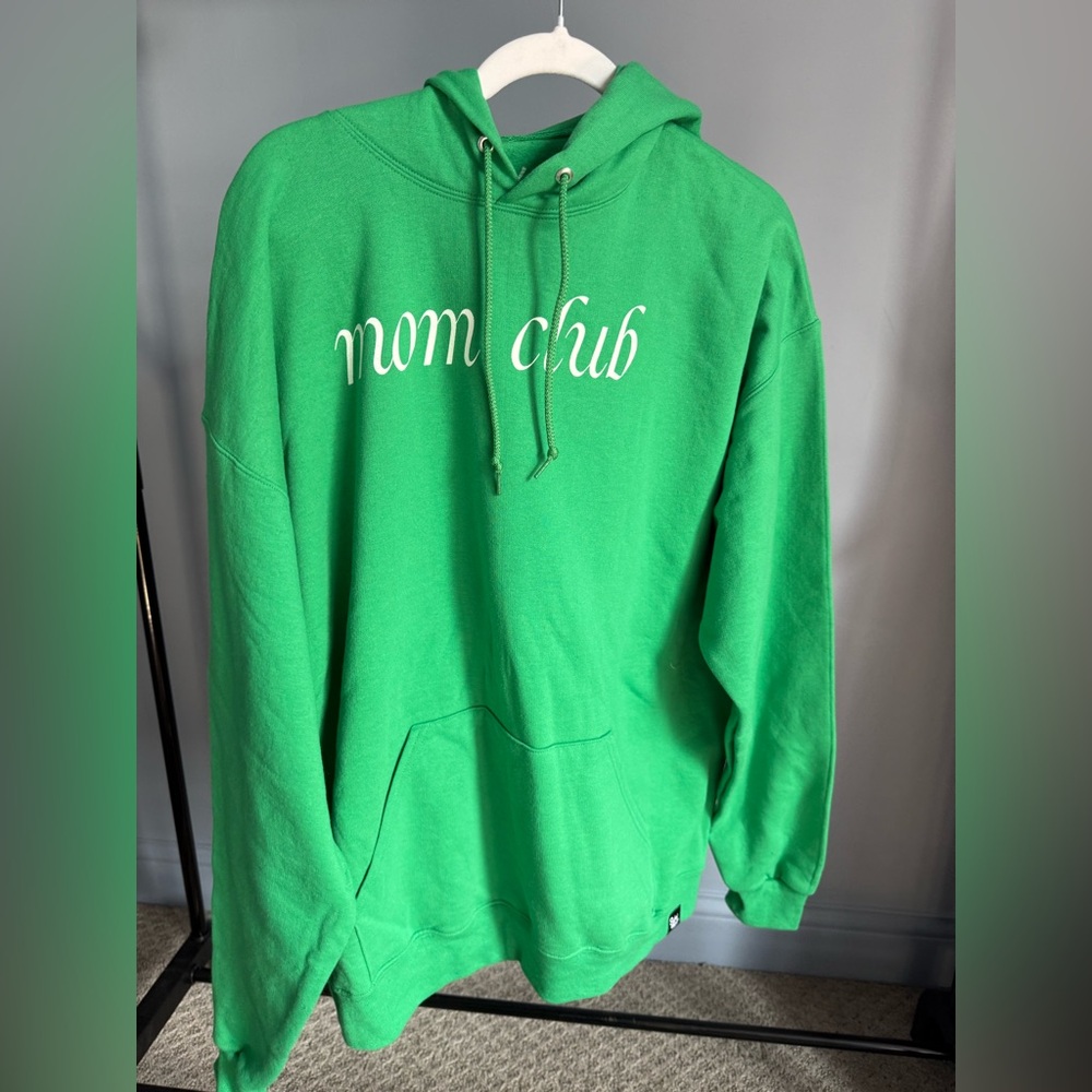 NWOT Slyfox Threads Vibrant Green Women’s Mom Club Hoodie